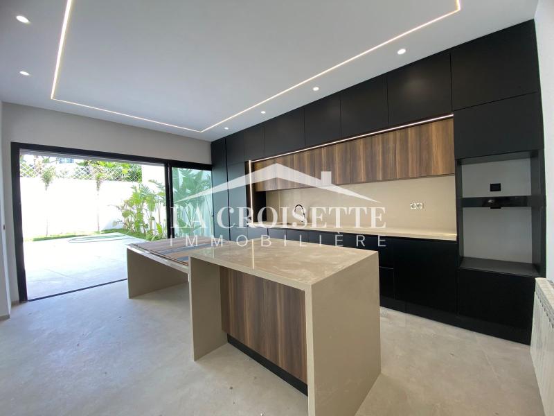 Duplex S+3 avec piscine couverte à Gammarth